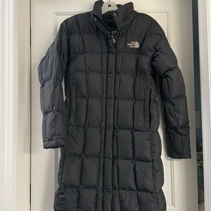 Northface Women’s Long Black Quilted Winter Jacket (S)